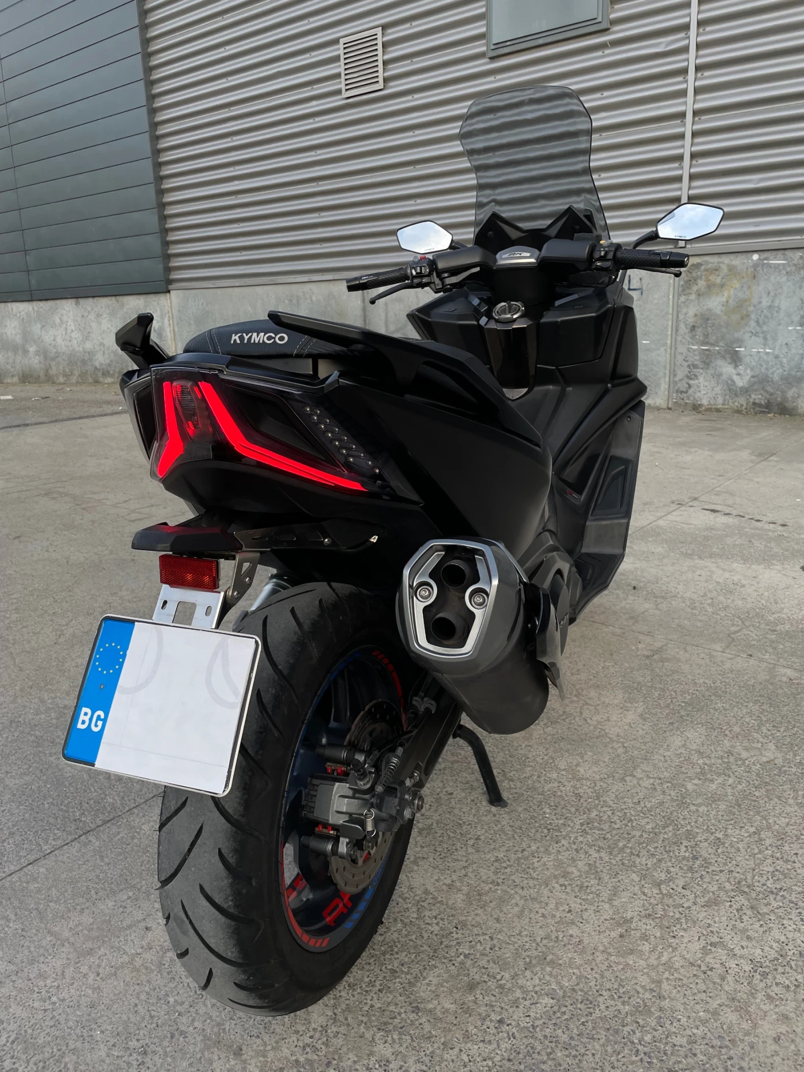 Kymco AK 550 Регистриран* Обслужен* Нови Гуми!, снимка 2 - Мотоциклети и мототехника - 54221192