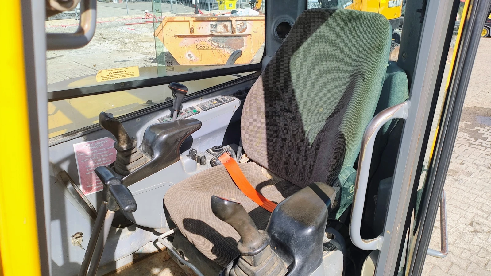 Багер Volvo ECR88  - изображение 9