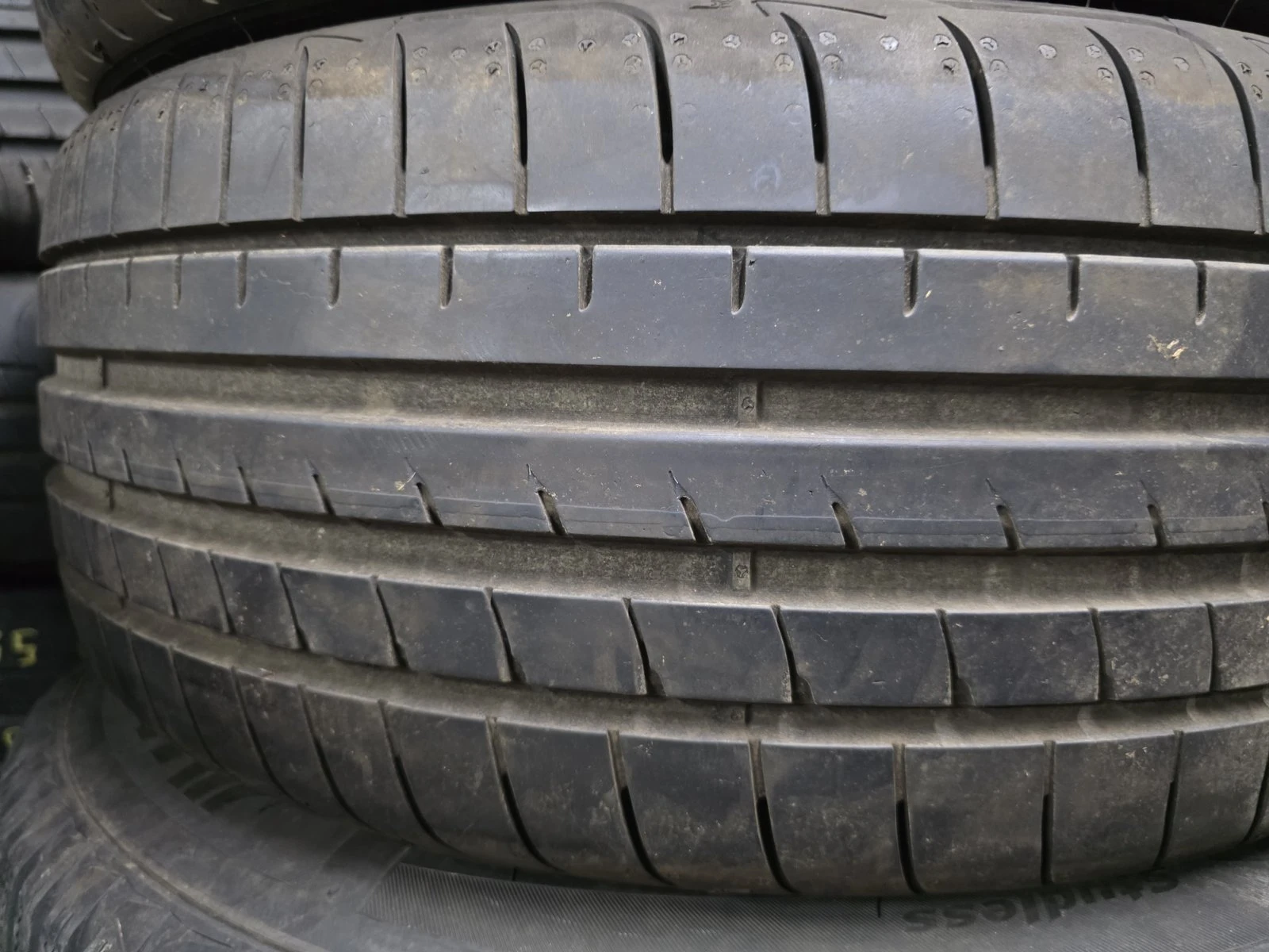 Гуми Летни 205/40R18, снимка 2 - Гуми и джанти - 56730663