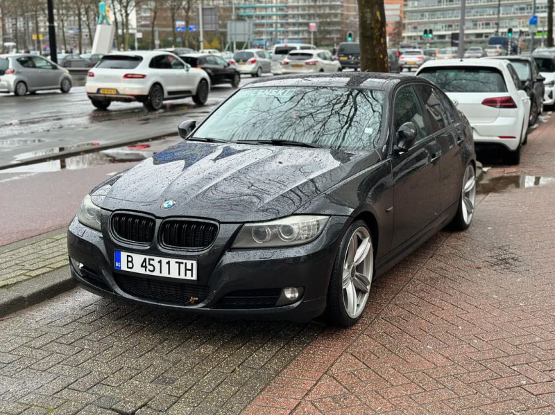 BMW 320, снимка 3 - Автомобили и джипове - 45751638