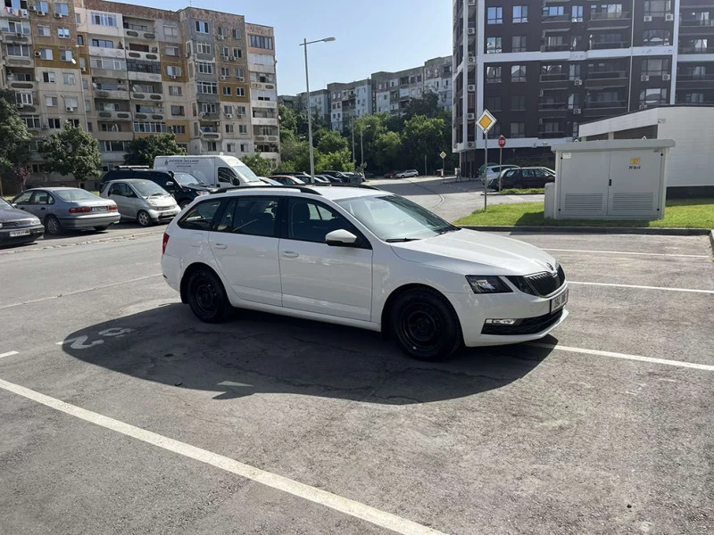 Skoda Octavia, снимка 3 - Автомобили и джипове - 47253256