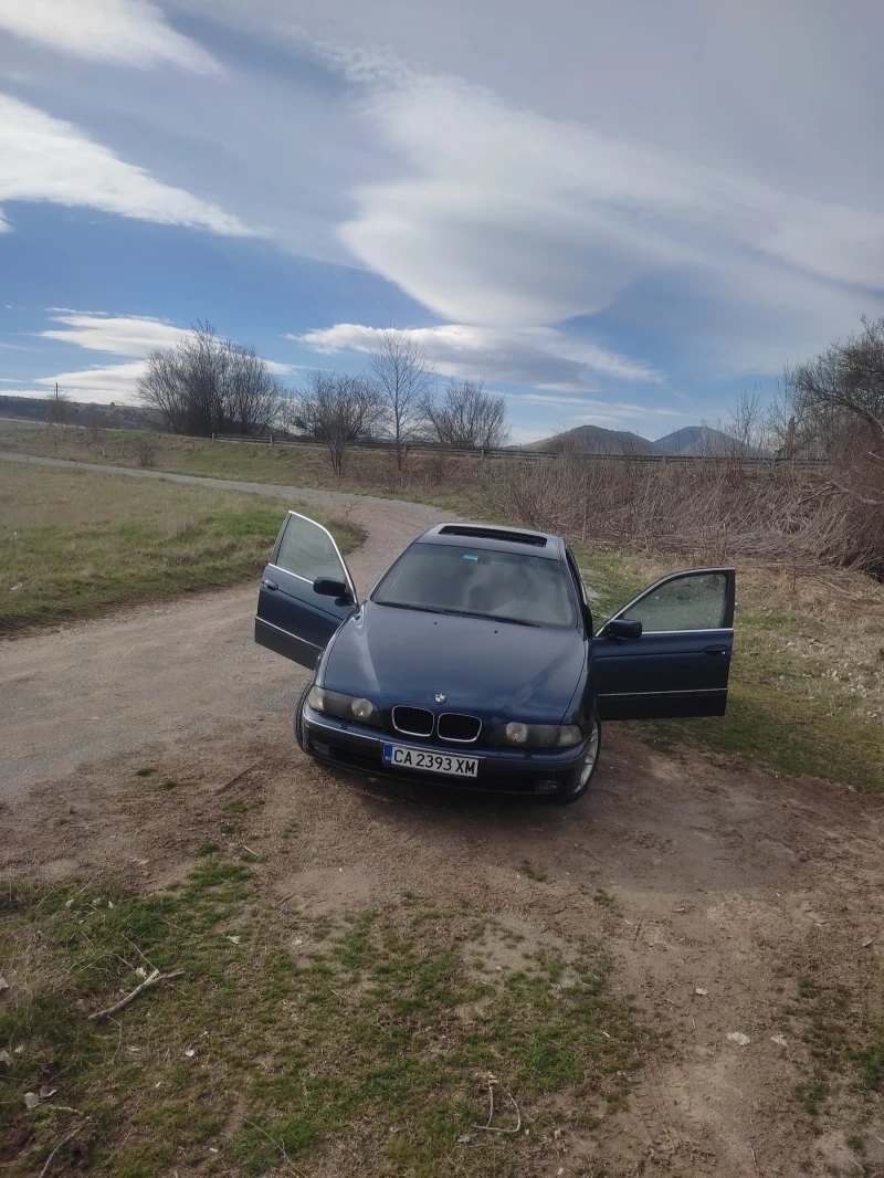 BMW 523 523, снимка 4 - Автомобили и джипове - 48111297