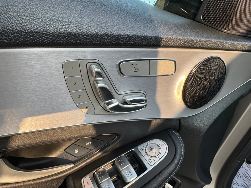 Mercedes-Benz C 220 * * * AMG* * * KAMERA* * * DISTRONIC* * * , снимка 13 - Автомобили и джипове - 50538069