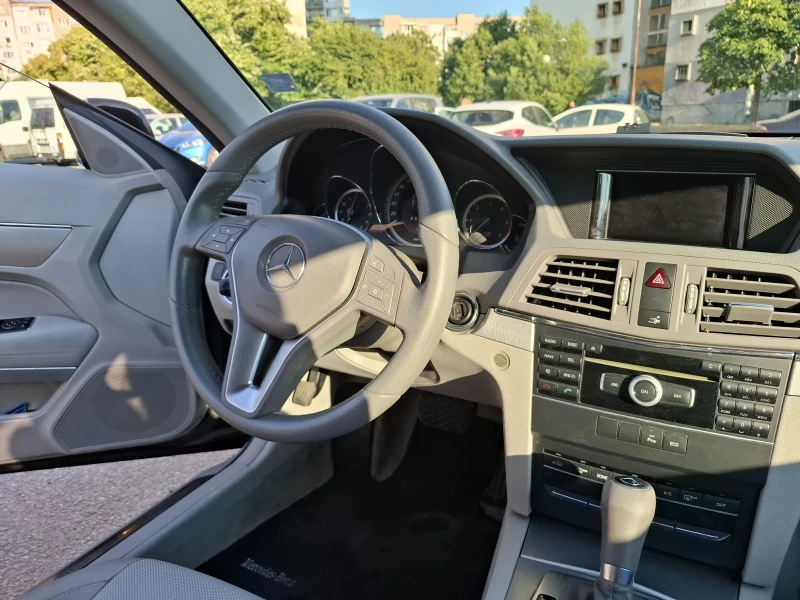 Mercedes-Benz E 220 Cupe, снимка 6 - Автомобили и джипове - 50991881