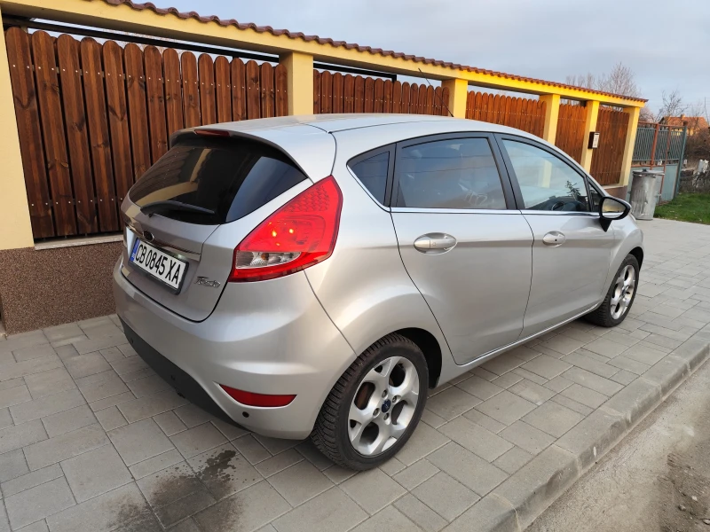 Ford Fiesta AVTOMAT TITANIUM, снимка 5 - Автомобили и джипове - 52790386