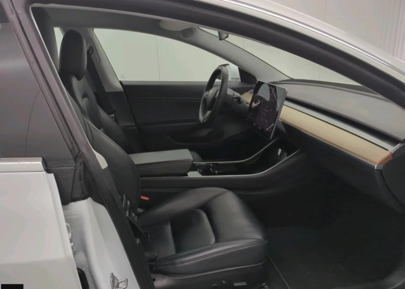 Tesla Model 3 Dual Motor, снимка 4 - Автомобили и джипове - 53030744