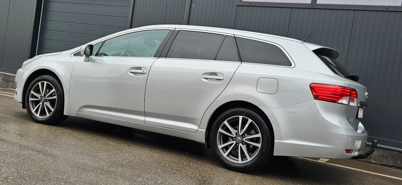 Toyota Avensis 1.8, фейслифт, безключово, кожа с алкантара, снимка 6 - Автомобили и джипове - 53488869