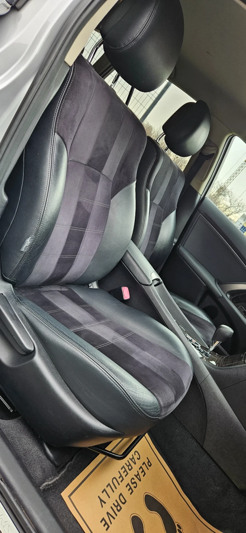 Toyota Avensis 1.8, фейслифт, безключово, кожа с алкантара, снимка 9 - Автомобили и джипове - 53488869