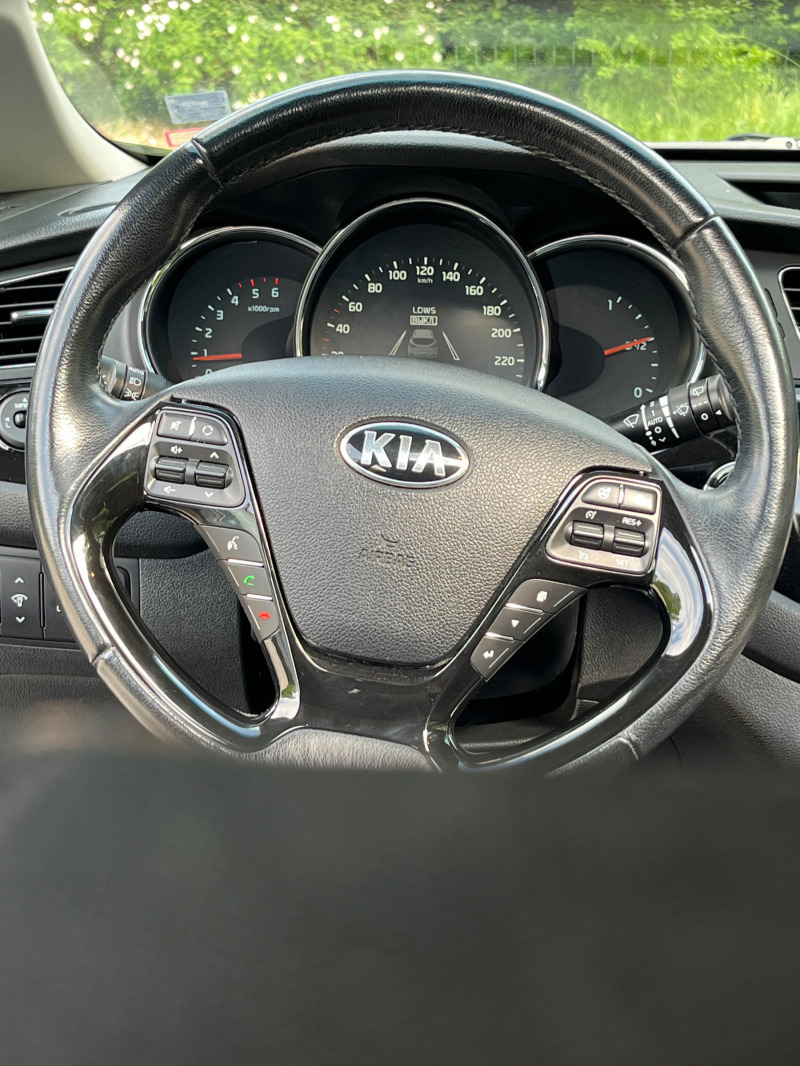 Kia Ceed Platinum 1.6, снимка 8 - Автомобили и джипове - 46189139
