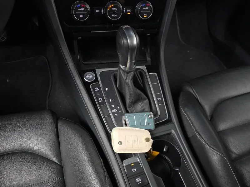 VW Golf, снимка 9 - Автомобили и джипове - 54969258