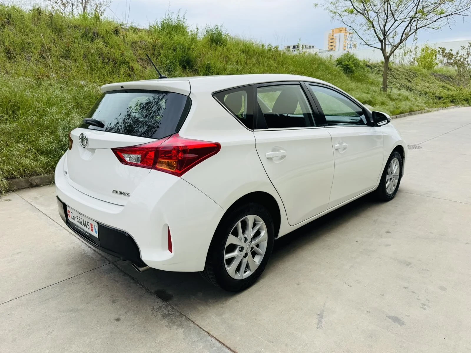 Toyota Auris 1.6i Swiss - изображение 5
