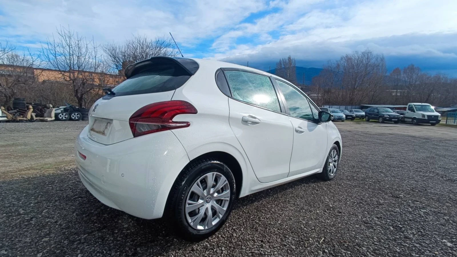 Peugeot 208 undefined | Auto.bg — изображение 1