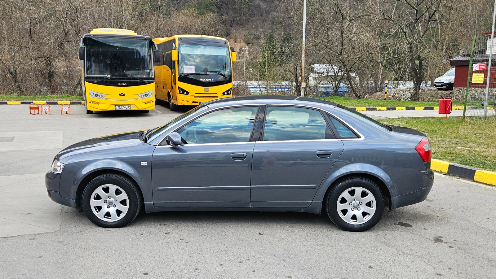 Audi A4 1.9 TDI KLIMATRONIK/131 hp, снимка 3 - Автомобили и джипове - 54003084