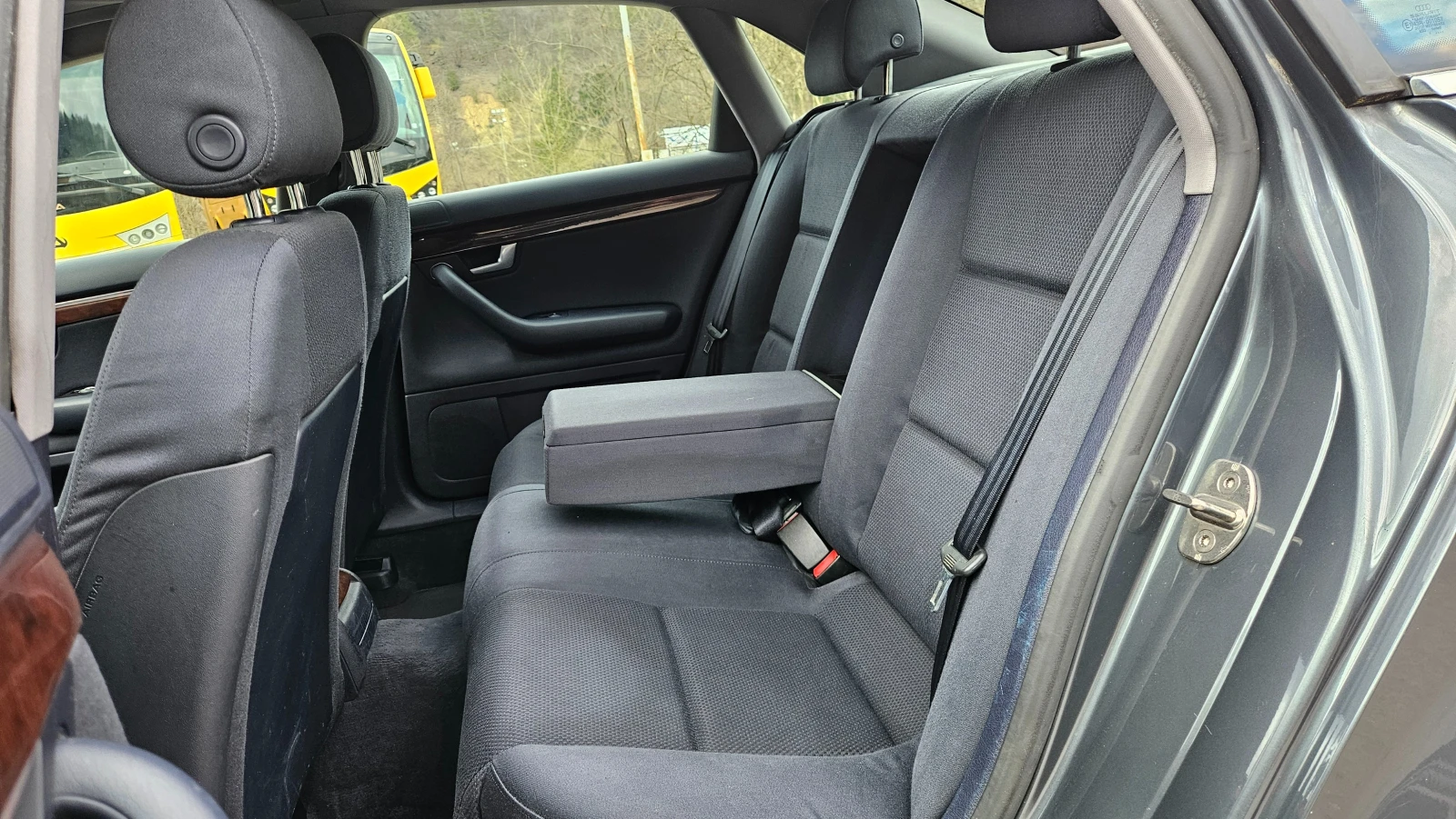 Audi A4 1.9 TDI KLIMATRONIK/131 hp, снимка 13 - Автомобили и джипове - 54003084