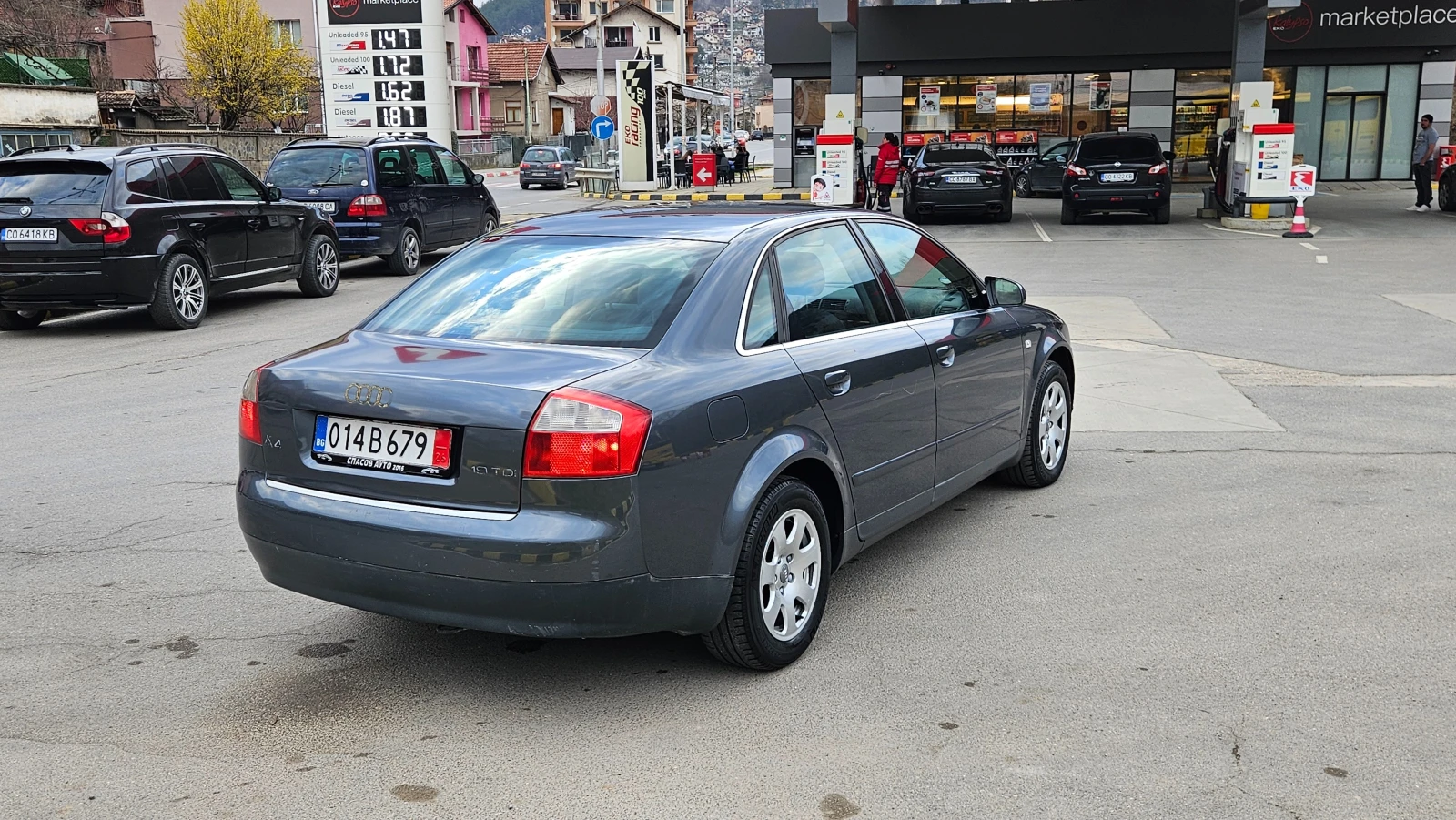 Audi A4 1.9 TDI KLIMATRONIK/131 hp, снимка 6 - Автомобили и джипове - 54003084