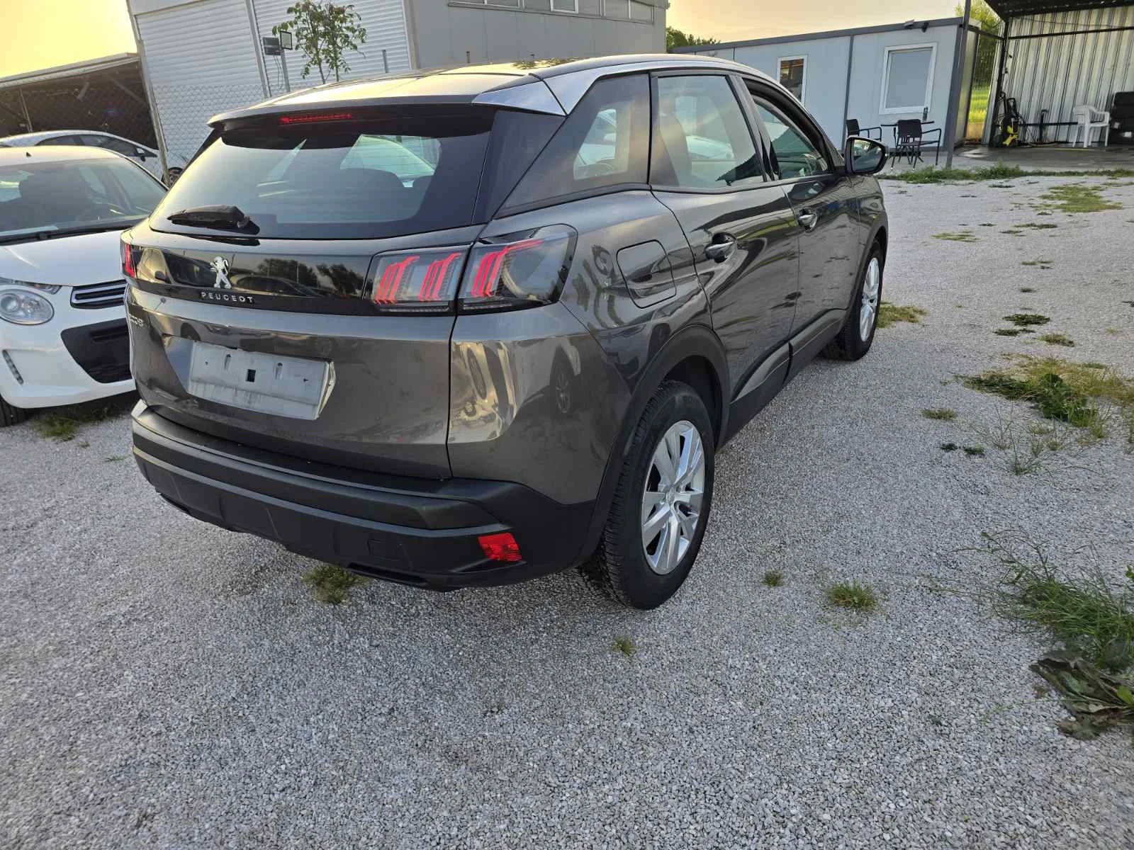 Peugeot 3008 1.5 BlueHDi Навигация| Камера| 360, снимка 5 - Автомобили и джипове - 54511729