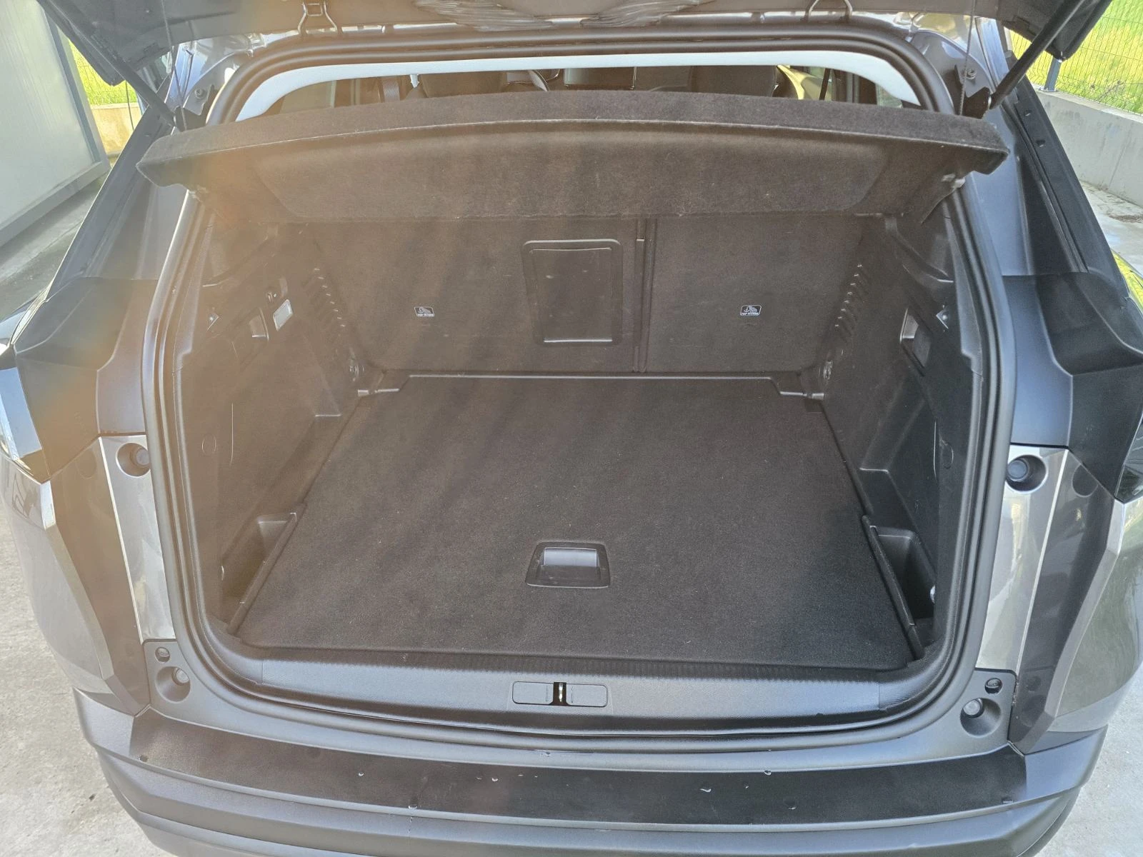 Peugeot 3008 1.5 BlueHDi Навигация| Камера| 360, снимка 7 - Автомобили и джипове - 54511729