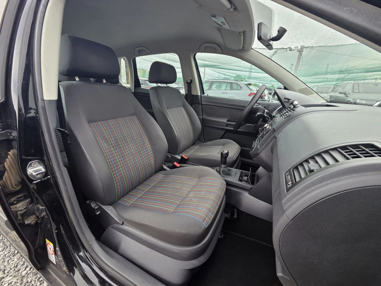 VW Polo 1.4i 80кс. Газ/Бензин , снимка 13 - Автомобили и джипове - 54631003