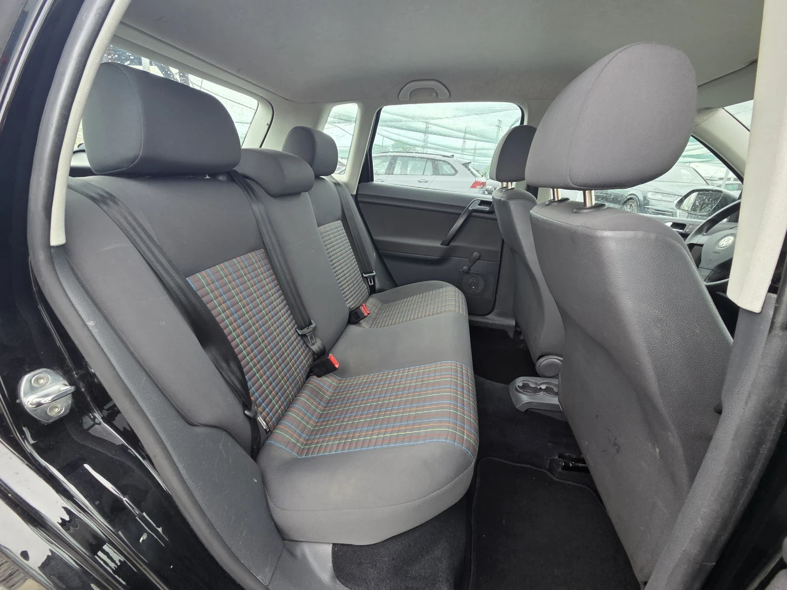 VW Polo 1.4i 80кс. Газ/Бензин , снимка 15 - Автомобили и джипове - 54631003