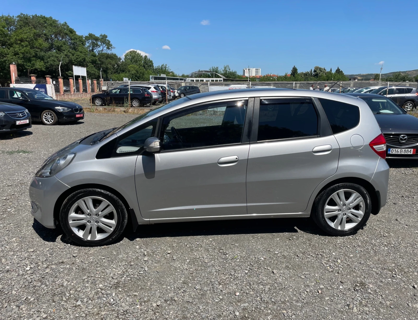 Honda Jazz Facelift 1.4 i-VTEC(100к.с) EURO 5B, снимка 8 - Автомобили и джипове - 55235565
