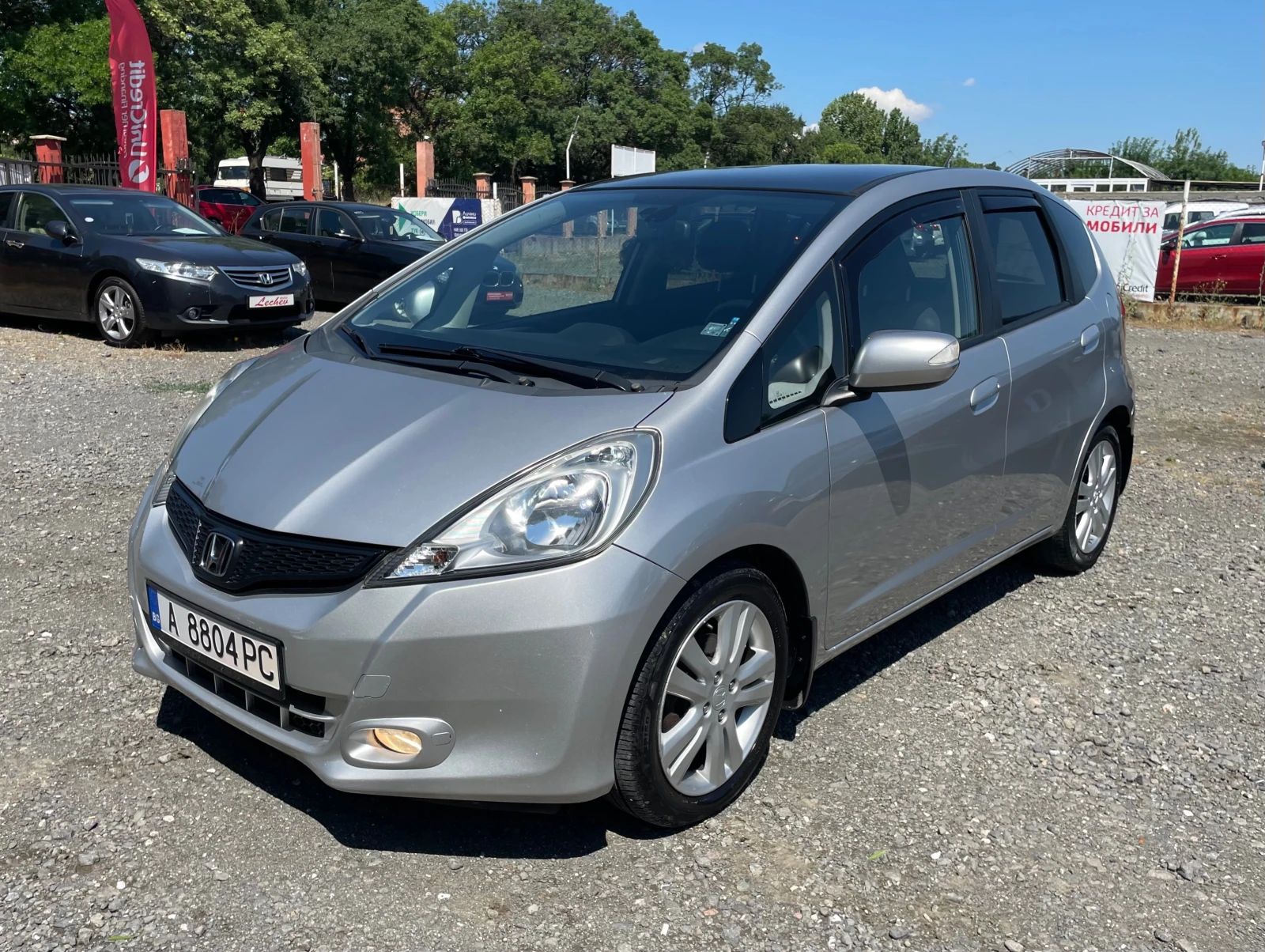 Honda Jazz Facelift 1.4 i-VTEC(100к.с) EURO 5B, снимка 1 - Автомобили и джипове - 55235565