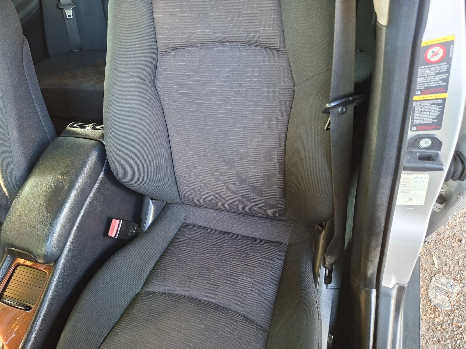 Mercedes-Benz C 180 БЕНЗИН- АВТОМАТИК , снимка 7 - Автомобили и джипове - 55482300