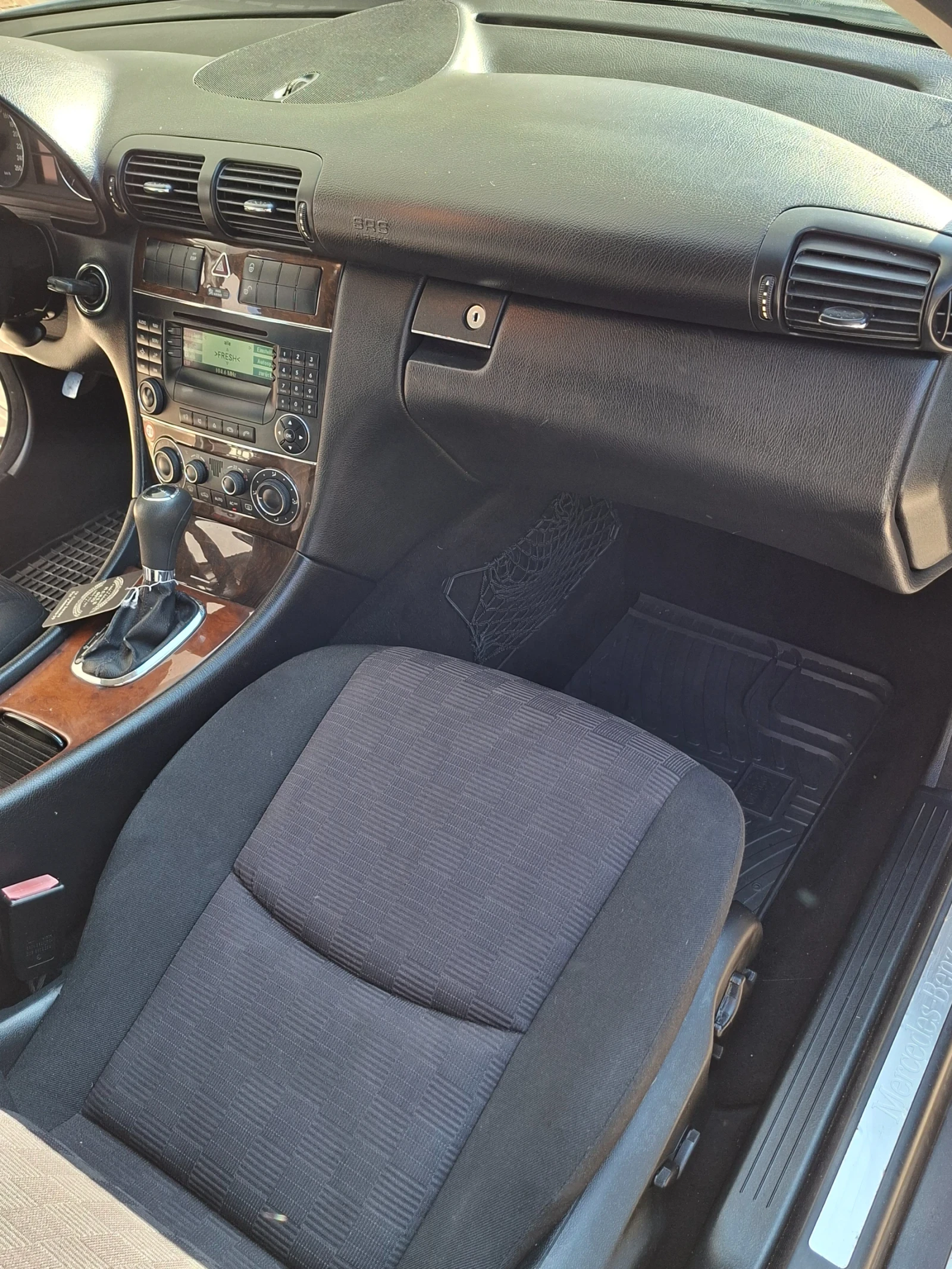 Mercedes-Benz C 180 БЕНЗИН- АВТОМАТИК , снимка 8 - Автомобили и джипове - 55482300