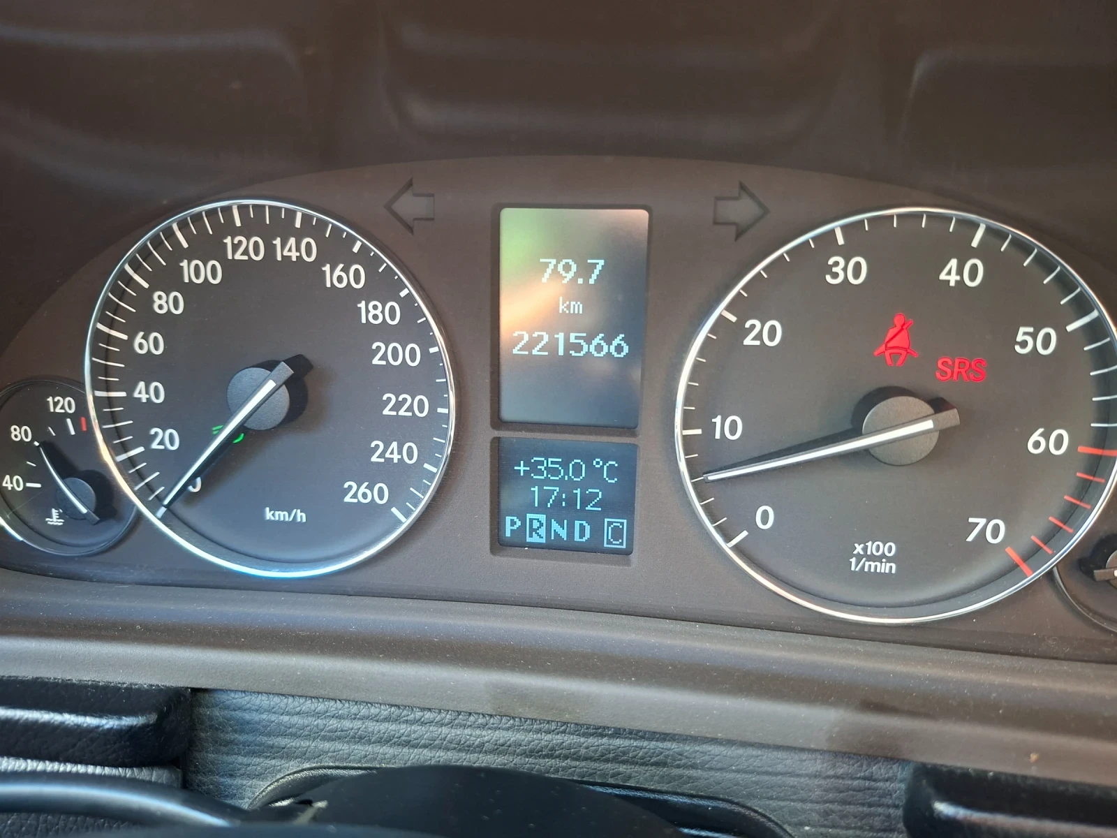 Mercedes-Benz C 180 БЕНЗИН- АВТОМАТИК , снимка 13 - Автомобили и джипове - 55482300
