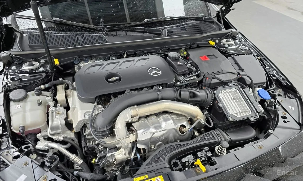 Mercedes-Benz A 220 DISTRONIC| ПАМЕТ| АМБИЕНТ| ПАНОРАМА| 3868км!, снимка 6 - Автомобили и джипове - 55880086