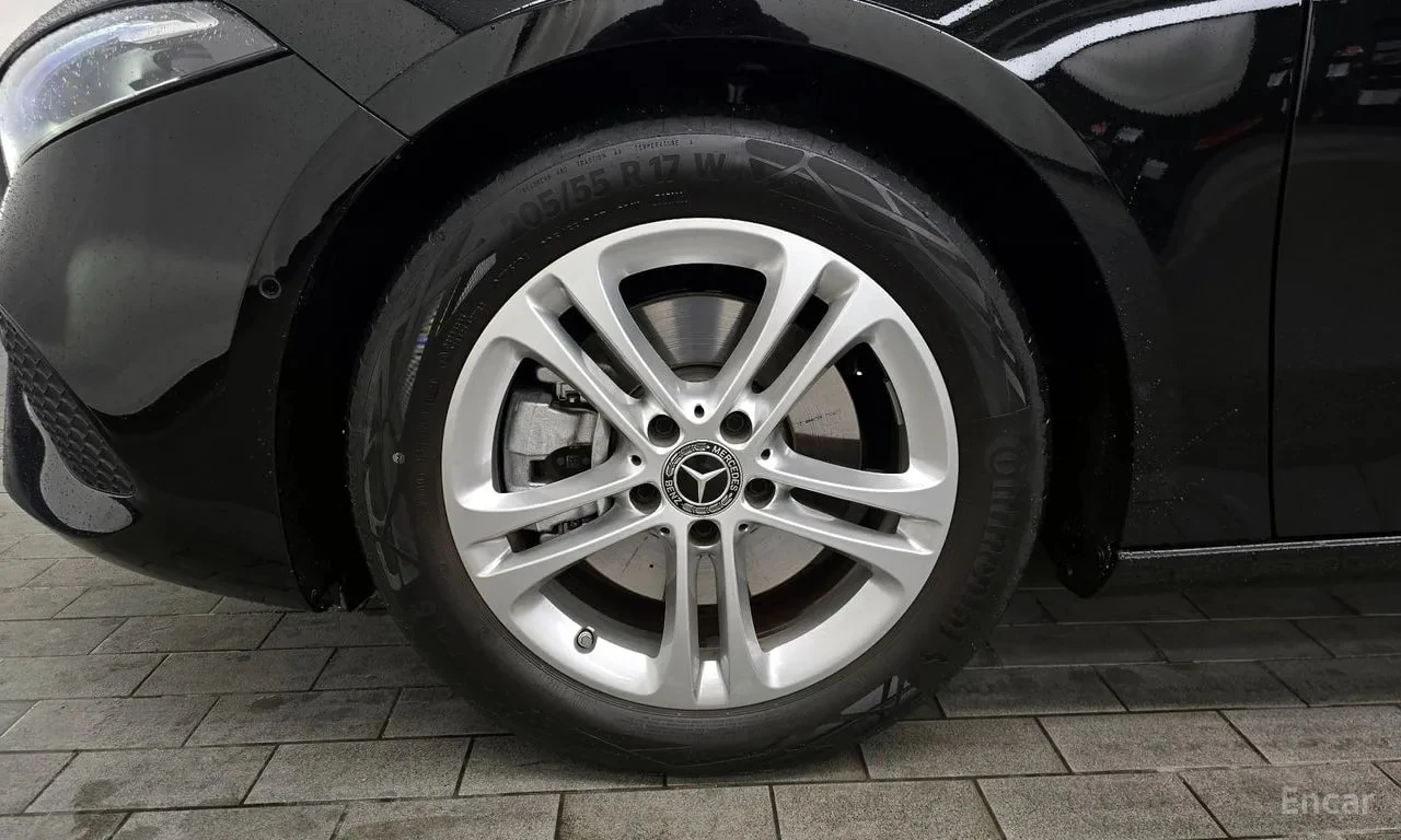 Mercedes-Benz A 220 DISTRONIC| ПАМЕТ| АМБИЕНТ| ПАНОРАМА| 3868км!, снимка 5 - Автомобили и джипове - 55880086