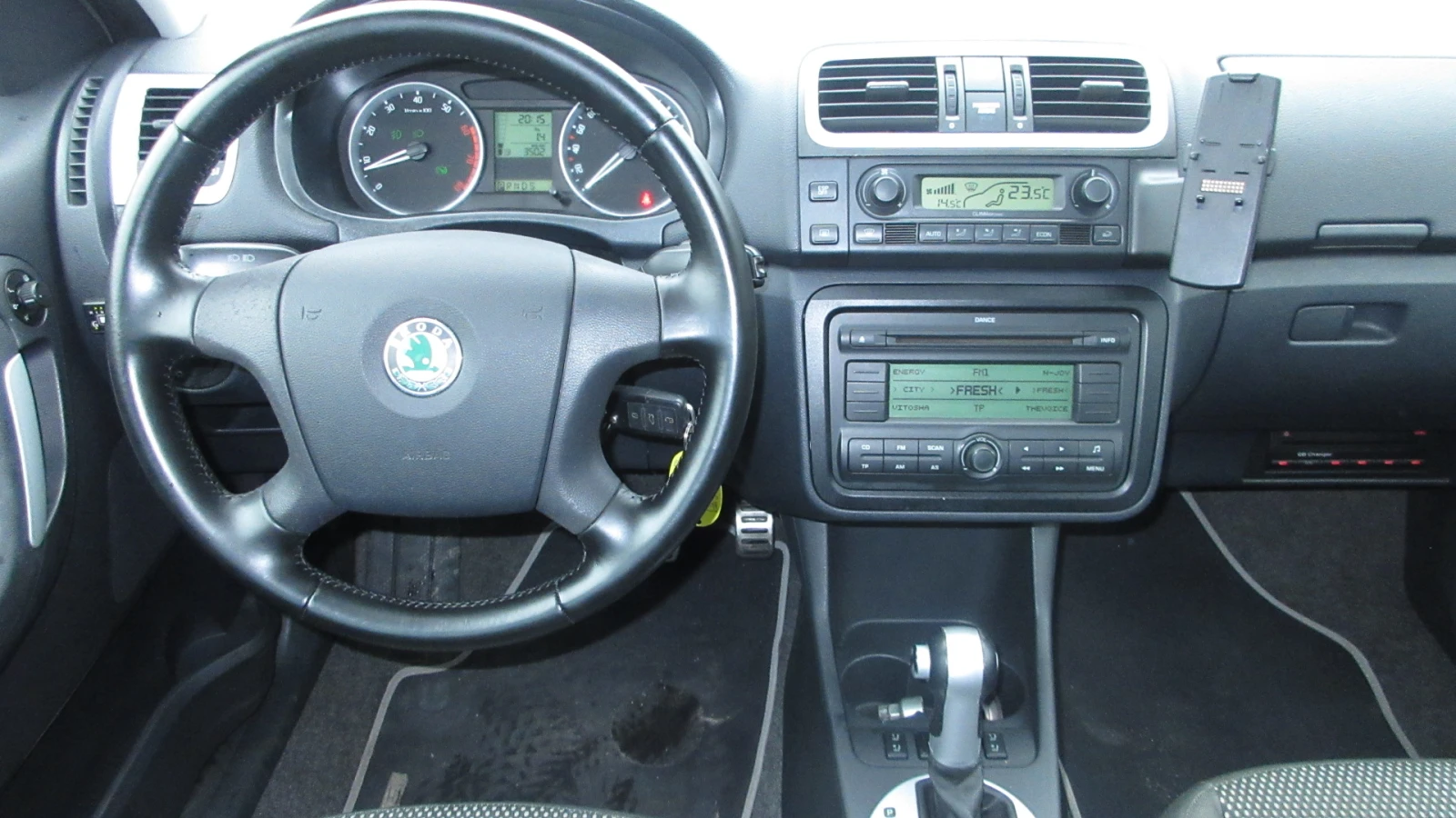 Skoda Roomster SCOUT 1.6-AUTOMAT-����� ��������� | Mobile.bg � ����������� 9