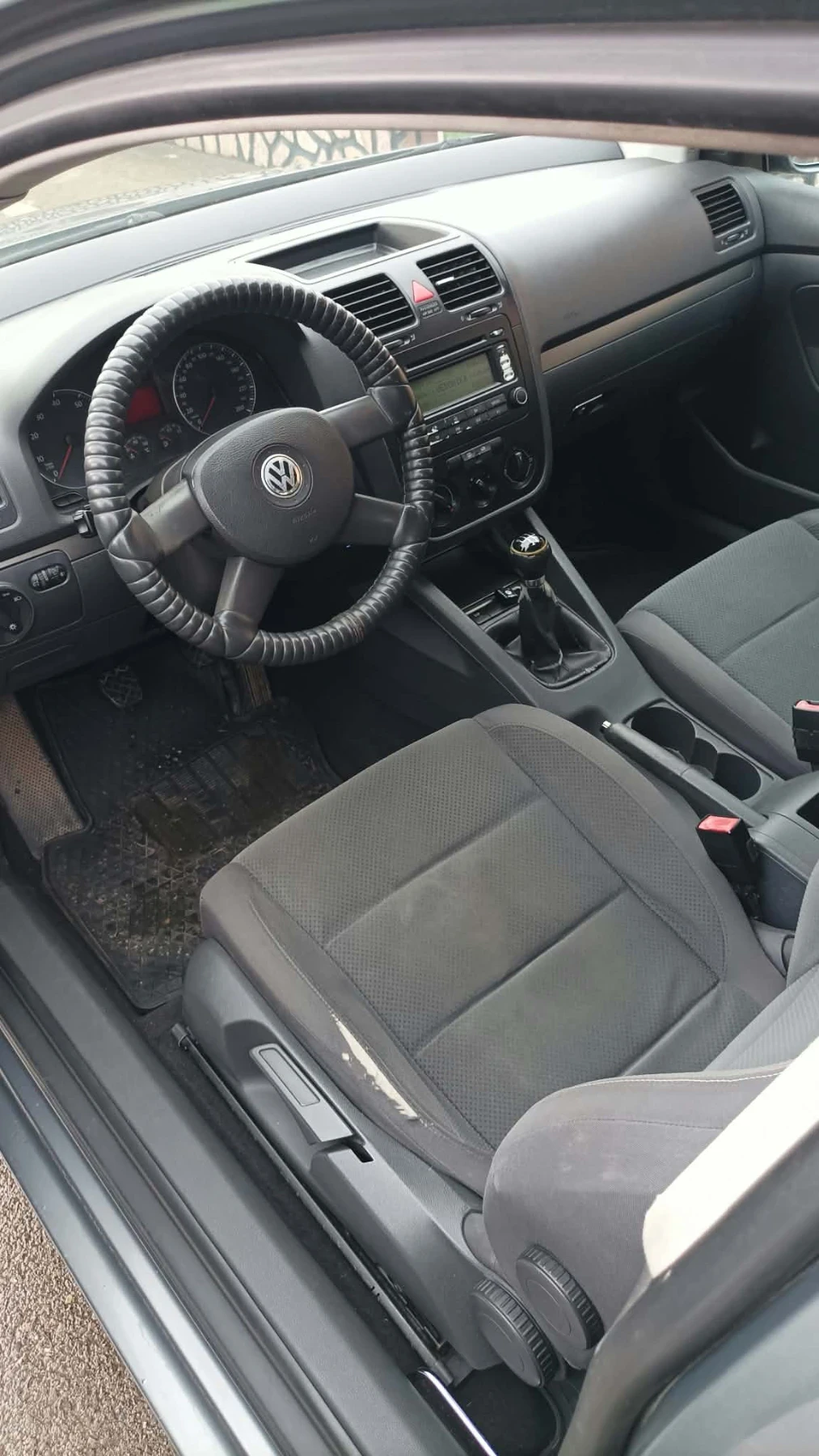 VW Golf 1.6, снимка 4 - Автомобили и джипове - 56747164