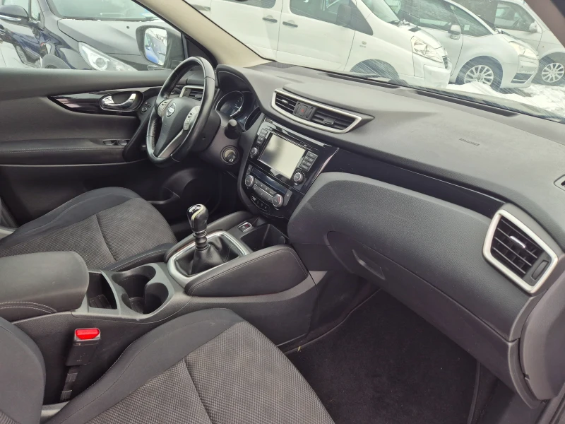 Nissan Qashqai 1.5 DCI, снимка 13 - Автомобили и джипове - 48787592