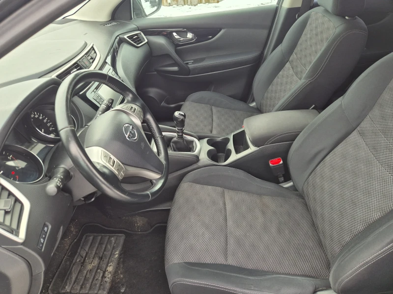 Nissan Qashqai 1.5 DCI, снимка 10 - Автомобили и джипове - 48787592