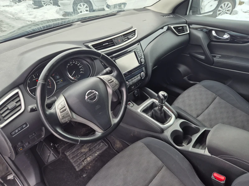 Nissan Qashqai 1.5 DCI, снимка 9 - Автомобили и джипове - 48787592