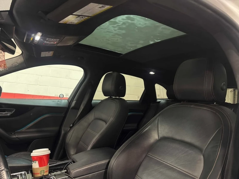 Jaguar F-PACE * Prestige * CARFAX * БЕЗ ПЪРВОНАЧАЛНА ВНОСКА, снимка 11 - Автомобили и джипове - 53152462