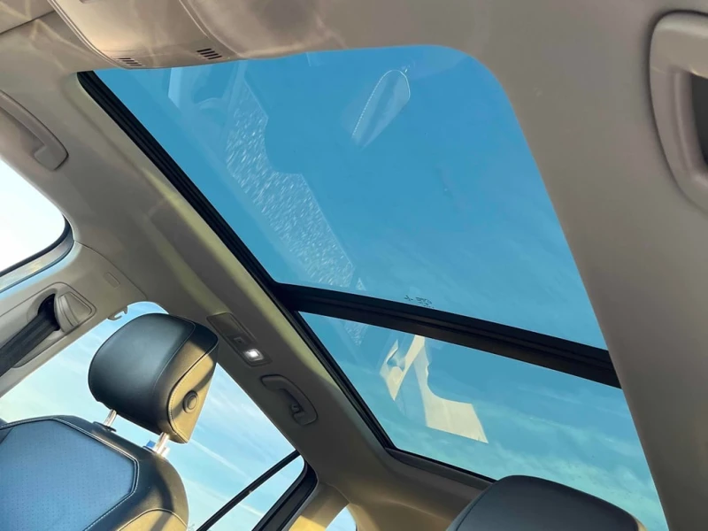 VW Tiguan 4MOTION | CARFAX| PANO| NAVI, снимка 15 - Автомобили и джипове - 53434795