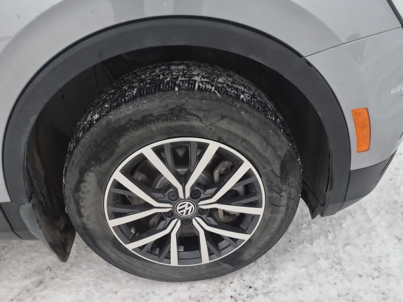 VW Tiguan 4MOTION | CARFAX| PANO| NAVI, снимка 7 - Автомобили и джипове - 53434795