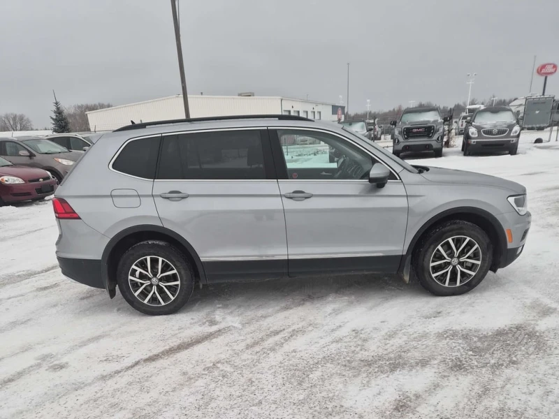VW Tiguan 4MOTION | CARFAX| PANO| NAVI, снимка 3 - Автомобили и джипове - 53434795
