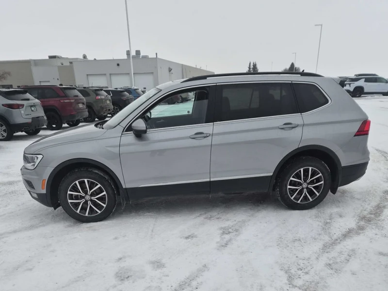 VW Tiguan 4MOTION | CARFAX| PANO| NAVI, снимка 2 - Автомобили и джипове - 53434795