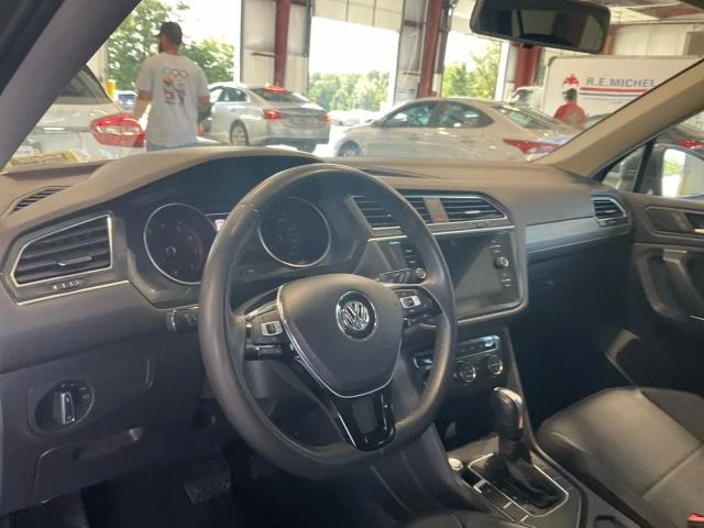 VW Tiguan, снимка 6 - Автомобили и джипове - 47347893