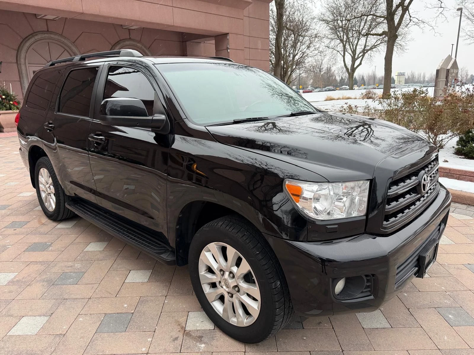 Toyota Sequoia Platinum - изображение 3