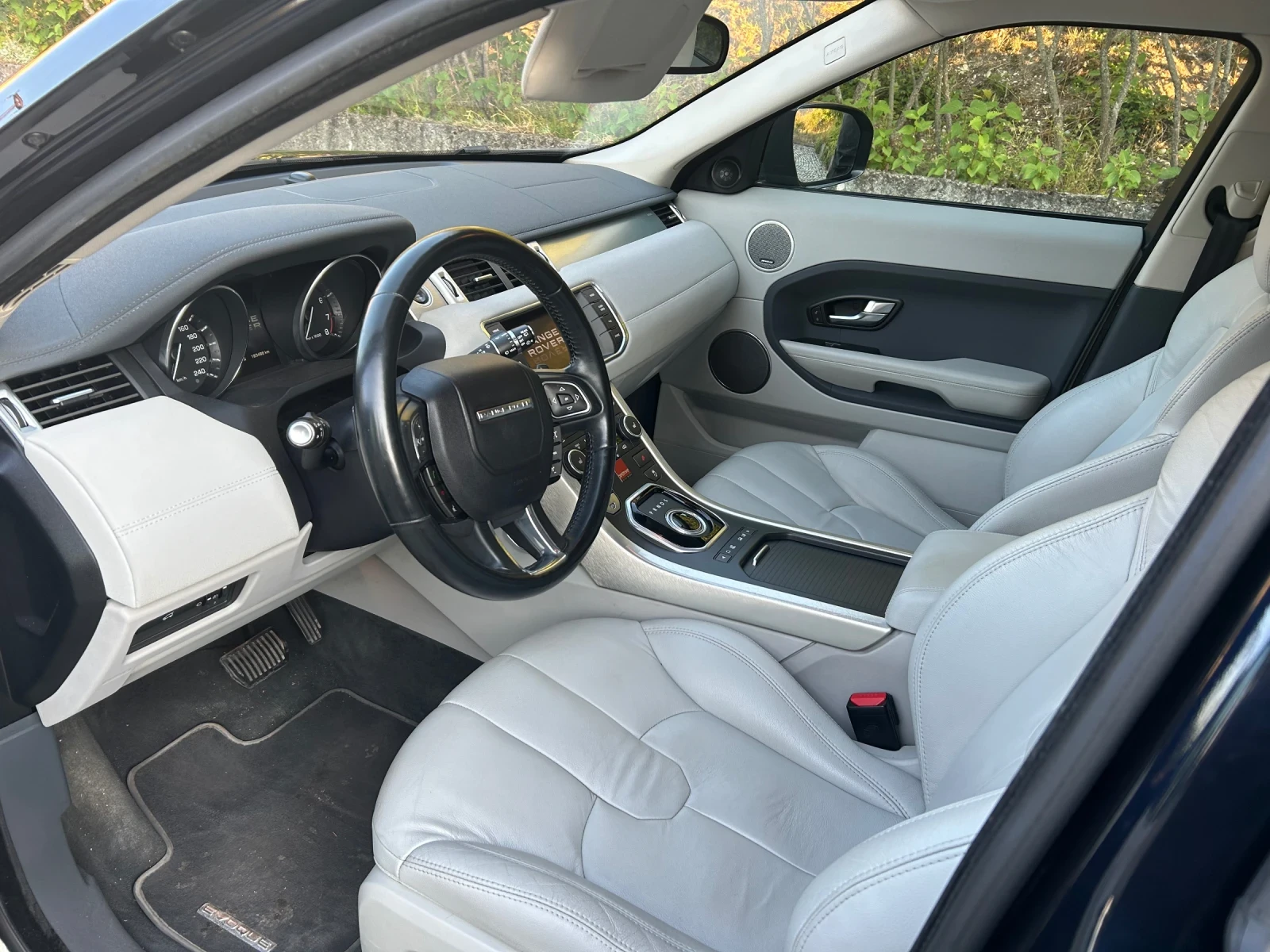 Land Rover Range Rover Evoque 2.0T SI4 Panorama  - изображение 8