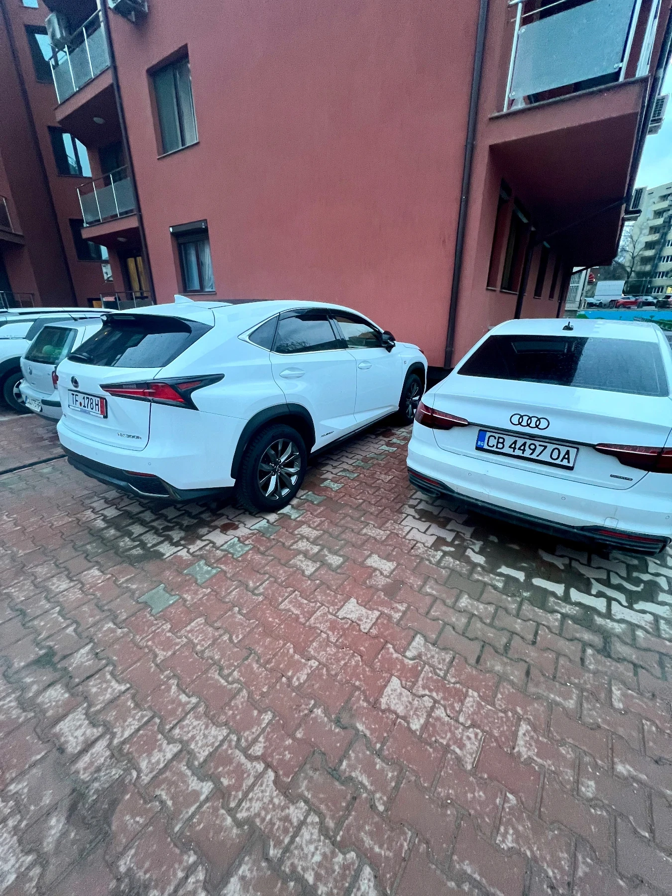 Lexus NX 300h F Sport / Facelift / Tripple beam / Mark Levinson, снимка 3 - Автомобили и джипове - 54058362