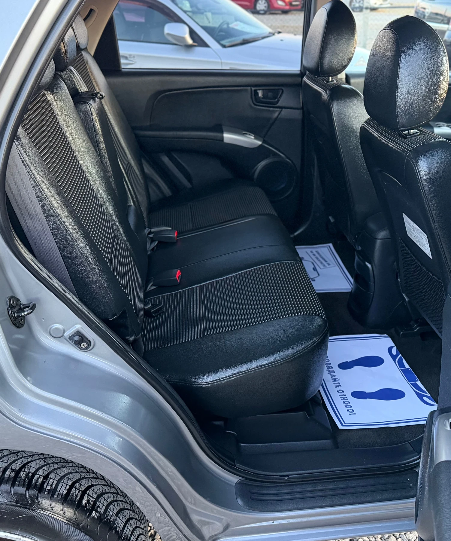 Kia Sportage 2.0i * 4WD * GAZ , снимка 10 - Автомобили и джипове - 54569337