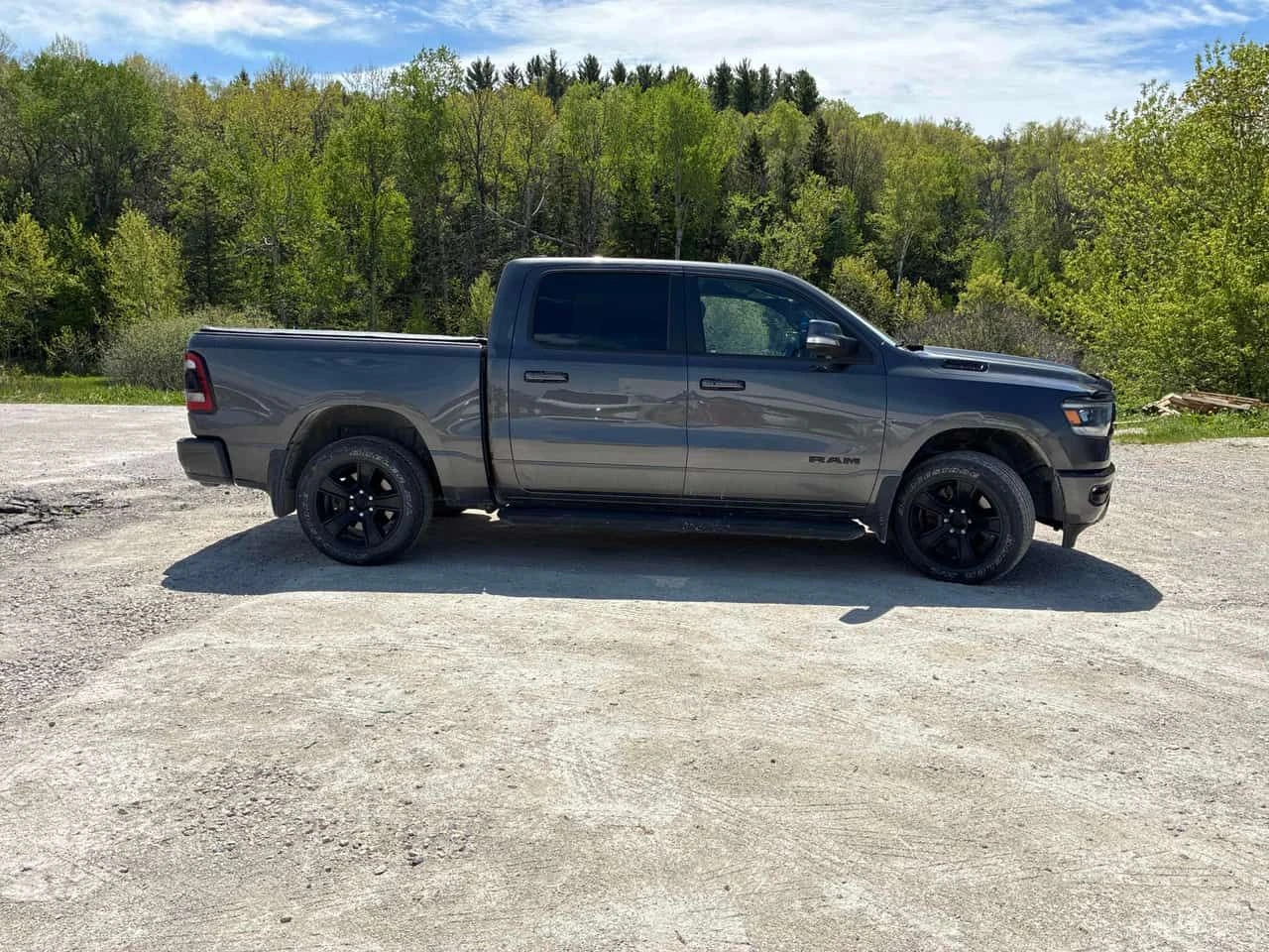 Dodge RAM 1500 * Sport * CARFAX * БЕЗ ПЪРВОНАЧАЛНА ВНОСКА, снимка 3 - Автомобили и джипове - 54666334