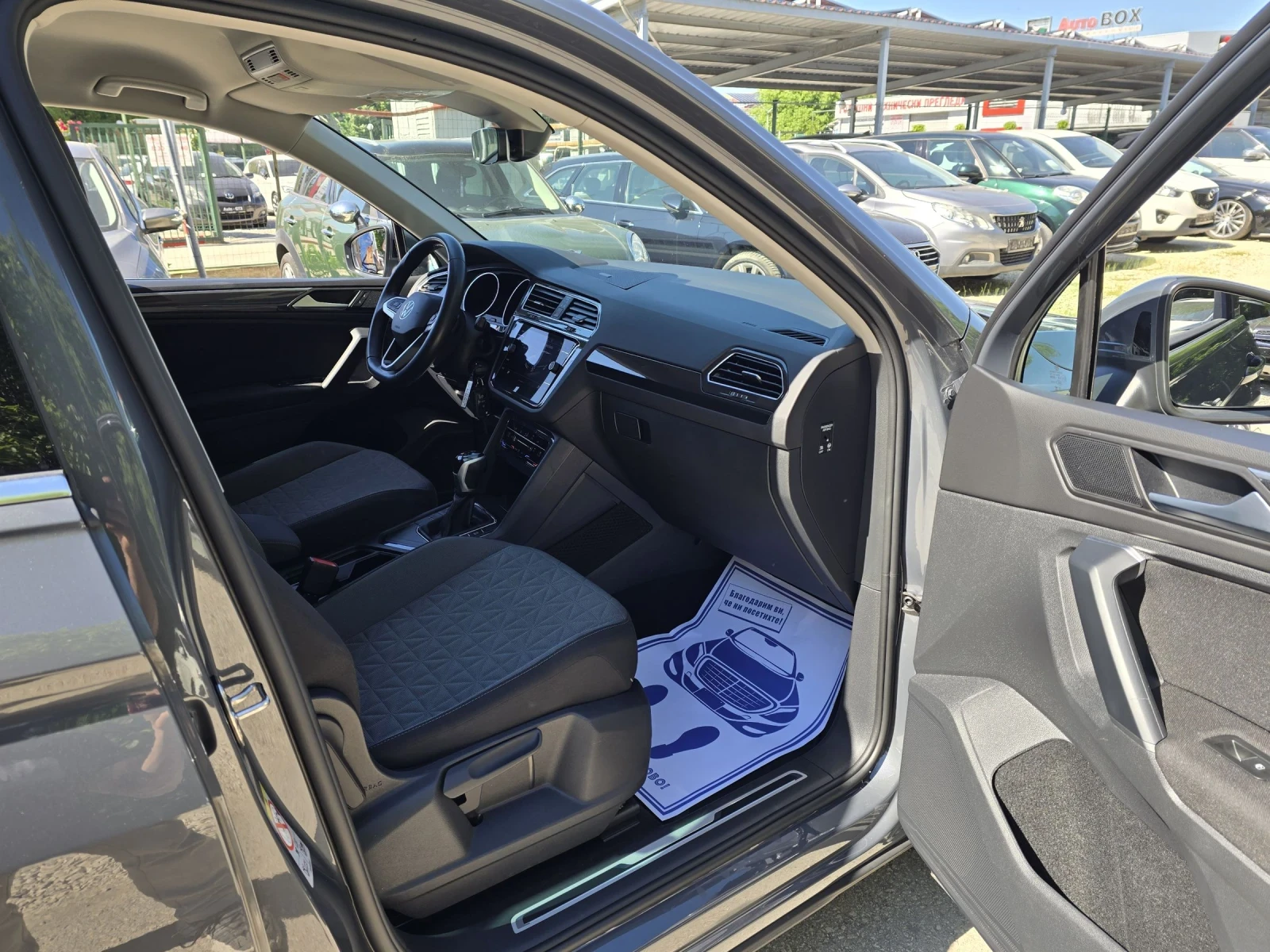 VW Tiguan 2.0TDI 150к.с DSG Life Топ състояние , снимка 13 - Автомобили и джипове - 54683642
