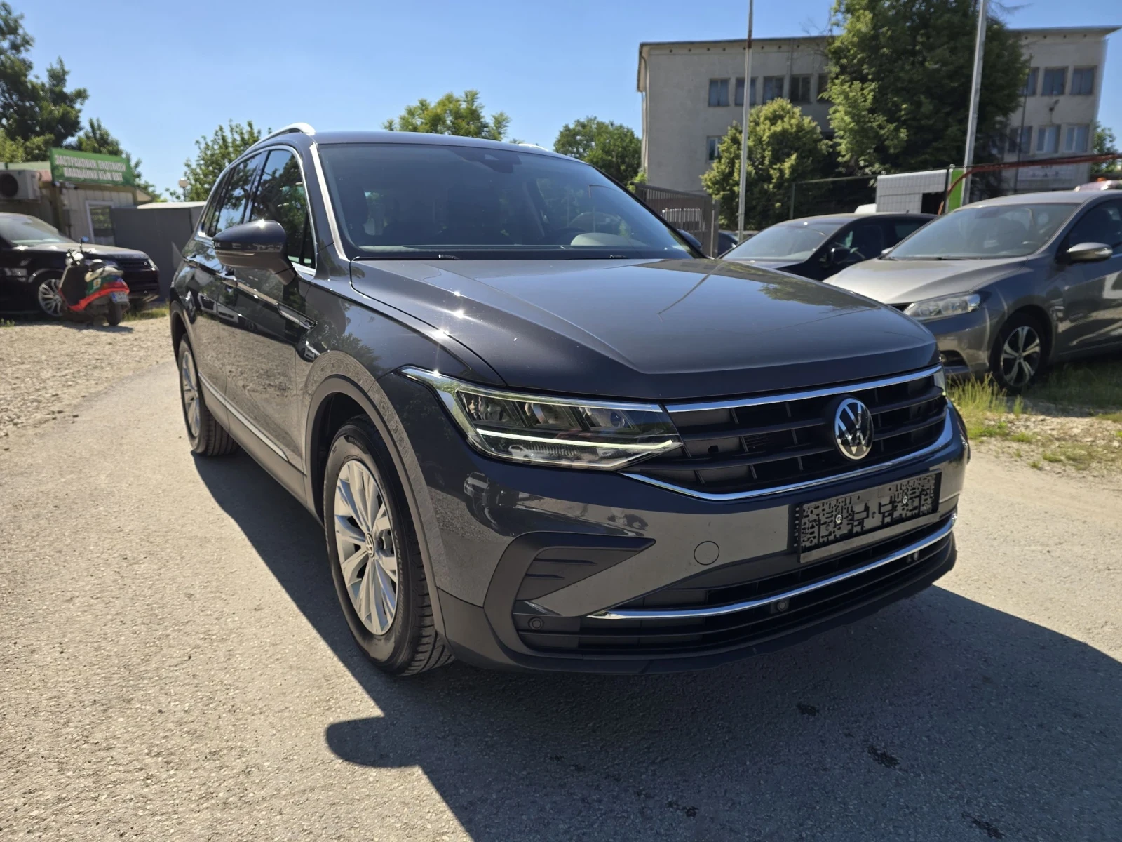 VW Tiguan 2.0TDI 150к.с DSG Life Топ състояние , снимка 2 - Автомобили и джипове - 54683642