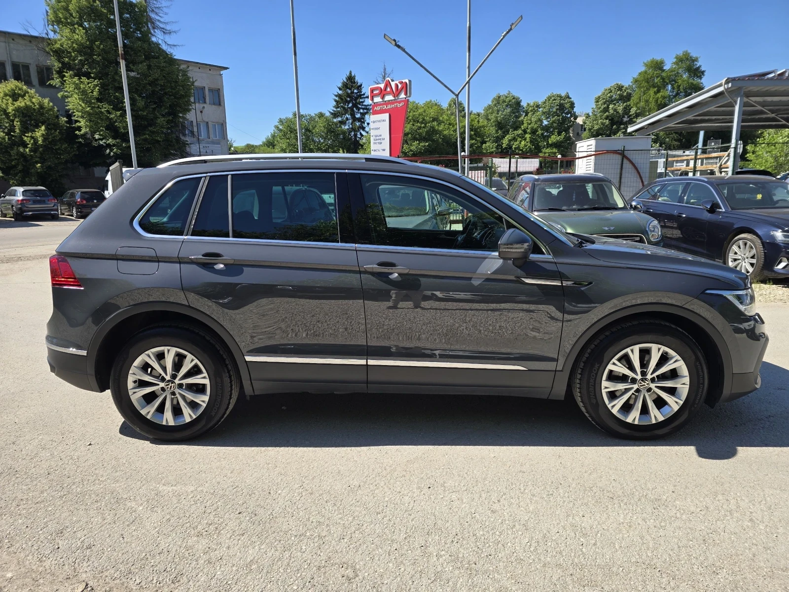 VW Tiguan 2.0TDI 150к.с DSG Life Топ състояние , снимка 8 - Автомобили и джипове - 54683642