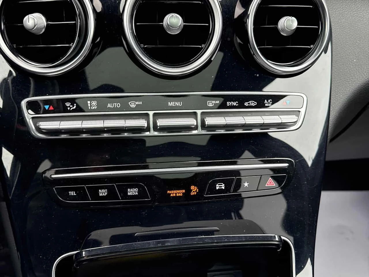 Mercedes-Benz GLC 43 AMG 4MATIC* DISTRONIC* BURMESTER* 360КАМЕРИ* , снимка 12 - Автомобили и джипове - 55050074
